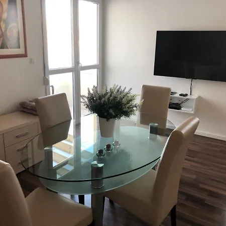 Apartma Pag Blue Ocean 2 With Sea View דירה